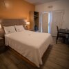 Отель California Comfort and Suites, фото 27