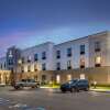 Отель Comfort Inn & Suites, фото 1