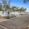 Отель Narrabri Big Sky Caravan Park, фото 10