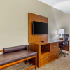 Отель Comfort Suites Greensboro - High Point, фото 3