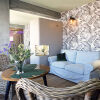 Отель Blue Bird Suite, фото 2