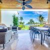 Отель Exquisitely Adorned Luxury Unit Right on Flamingo Beach Sleeps 6 в Плайя-Фламинго