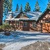 Отель South Lake Tahoe Home w/ Deck & Mountain View!, фото 14