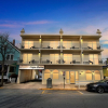 Отель Cape Suites Room 6 - Free Parking! 2 Bedroom Hotel Room by RedAwning, фото 11