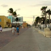 Отель Seabreeze Beachside Studios by ValGal, фото 1
