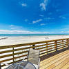 Отель Beachfront Getaway W/ Huge Deck, Classic Interiors Home, фото 16