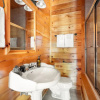 Отель Cades Cove by AvantStay Treetop Haven in Smokey Mountains w Hot Tub Game Room Home Theatre, фото 13
