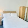 Отель Spacious 6 double-bed rooms C2C Southend, фото 9