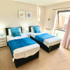 Отель Spacious 5 bed townhouse Manchester, Salford Qauys - Two Bedroom with Parking, фото 6
