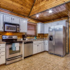 Отель Gatlinburg Enchantment - 3br - 3ba Sleeps 10! 3 Bedroom Cabin, фото 10