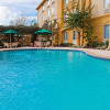 Отель La Quinta Inn and Suites USF - Busch Gardens, фото 16