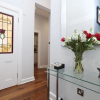 Отель JOIVY Stunning Ground-floor 2bedrm New Town Apt, фото 2