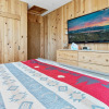 Отель Eagle's Landing - Chill Forest Vibes Close To The Hiking Trails! Board Games! 1 Bedroom Cabin, фото 2