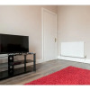 Отель Newly Refurbished 1 Bedroom Flat, фото 4