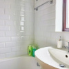 Отель Bluebirds Cottage Light Airy 2BD Bourton, фото 8