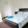 Отель Dbl Rooms, Ensuite available, WiFi & Netflix Bham, фото 7