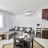 Отель Blue Luxury 1 BD Apartment - Direct exit to the Pool - Fast WiFi - Free Parking, фото 7