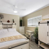 Отель Upper Beach Front Escape Unit B, фото 7