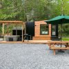 Отель Tiny Adventura Secluded Tiny Home: With Hot Tub Wi-fi 1 Bedroom Bungalow by Redawning, фото 1