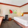 Отель La Quinta Inn And Suites Raleigh Cary, фото 2