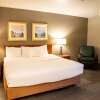 Отель La Quinta Inn by Wyndham Milwaukee Airport / Oak Creek, фото 6