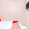 Отель OYO 2974 Penginapan Roma 88, фото 16