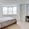 Отель Spacious 2BR Condo at Ballston, фото 27
