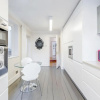 Отель Bright Welcoming Apartment With Terrace, Fulham 3 bed, фото 6