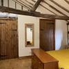 Отель The Cow Shed 2-bed Apartment in Bradwell on Sea, фото 30