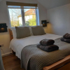 Отель Delightful & Picturesque Modern Detached Apartment, Next to Chester Zoo, Near Park and Ride to City , фото 4
