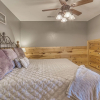 Отель Smoky Mountain Dreamin 2 Bedroom Cabin, фото 3