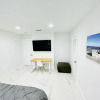 Отель Entire House - 5 Minutes to the Beach and FLL Airport, фото 2