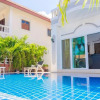 Отель Ratana Villa - Pattaya Holiday House Walking Street 7 Bedrooms, фото 15