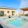 Отель Sun Oro Joshua Tree - Hot Tub, Bbq, Fire Pit & Gameroom 2 Bedroom Home by RedAwning, фото 15