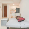 Отель Modern And Homey 2Br At Mt Haryono Square Apartment, фото 6