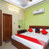 Отель OYO 28098 Hotel Dhingra Palace, фото 3