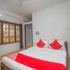 Отель Four Fox Suits by OYO Rooms, фото 3