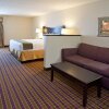 Отель Holiday Inn Express London-I-70, фото 22