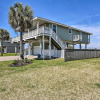 Отель Coastal Pet-friendly Home, Walk to Galveston Beach, фото 1
