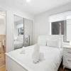 Отель Central Modern Apartment With Remote Working Space, фото 2