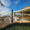 Отель Cook's Bay Hotel and Suites, фото 1