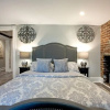 Отель Sophisticated Historic Remodeled 9 bedroom Home, фото 12