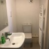 Отель 1 Bedroom Available 5 Minute From Centre & Station, фото 2