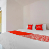 Отель OYO 90466 Roemah Singgah & Kost Ekslusif Syariah, фото 2