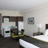 Отель Crossroads Inn & Suites, фото 2