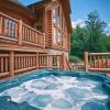 Отель Duc 83 - Luxury log Cottage With hot tub and Exterior Barrel Sauna, фото 9