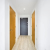 Отель Sleek and Modern 2BD 2bath in the Heart of Salford, фото 2