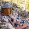 Отель Tanglewood by Avantstay 10mins to Bear Mountain, Contemporary Hillside Cabin, фото 12