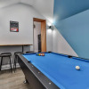 Отель Luxury Spacious Pad with Games Room, фото 20