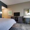 Отель Hampton Inn & Suites Knightdale Raleigh, фото 6